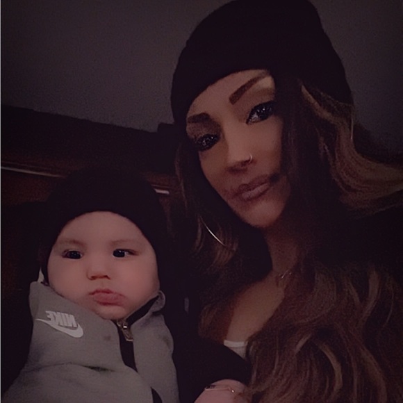 Welcome to my closet! My names D, I have SOO MUCH UNLISTED….And 🖤 trading! - Picture 8 of 12